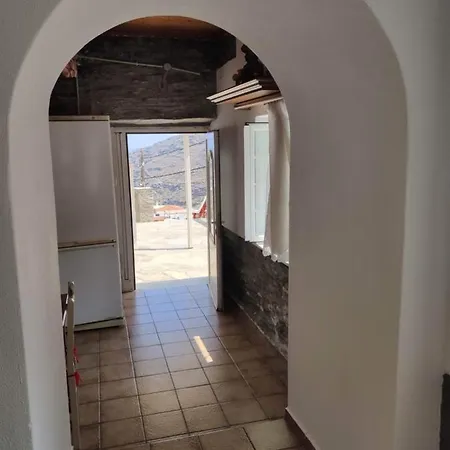 Arxontiko Avli Sigara -- Terrace -- 10 Min Drive To Andros Town Feriehus Sineti